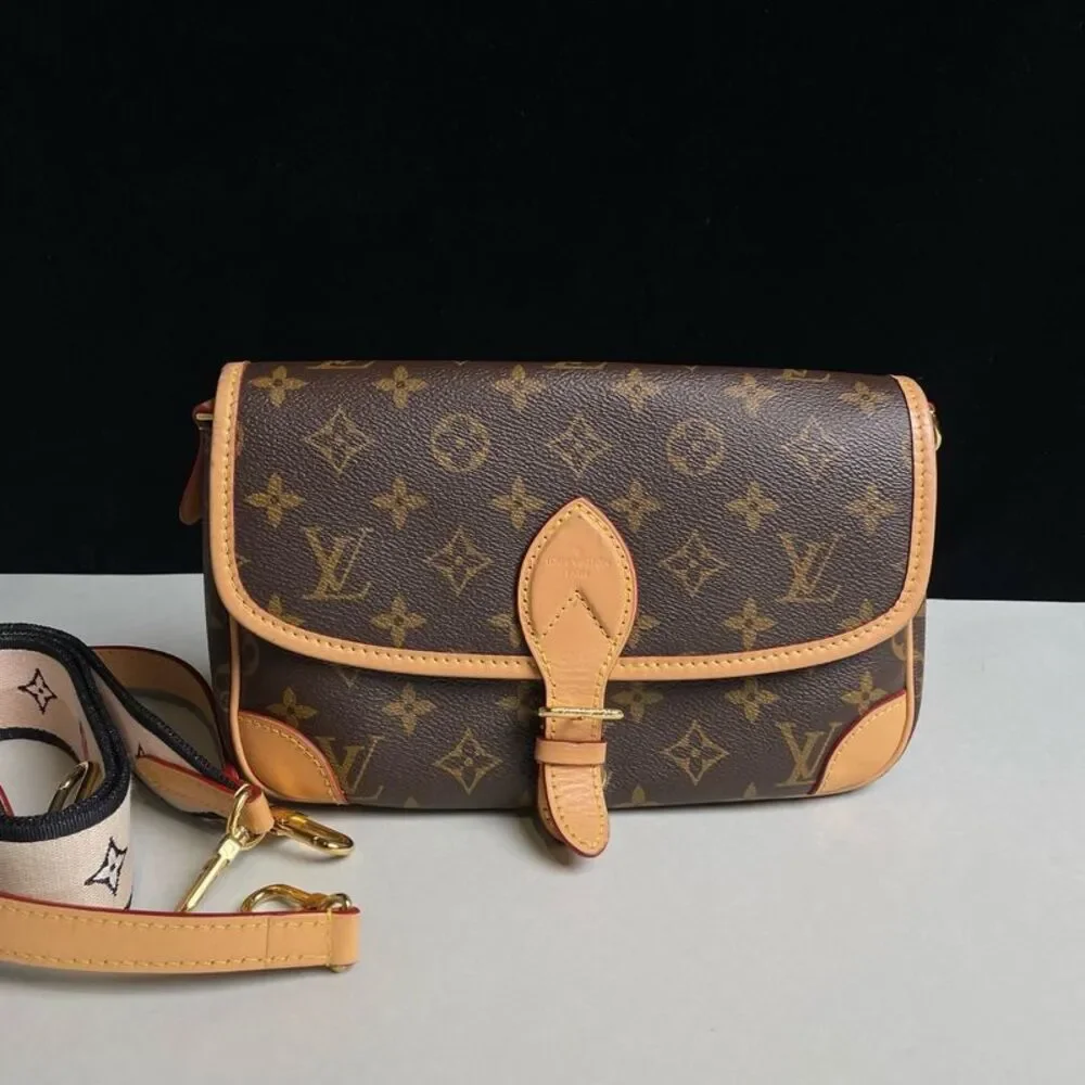 Louis Vuitton Women Pre-Loved Bag Very Good Condition